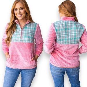 GRACE+EMMA Southern Grace Size M Style Squad Half Zip Pink Gingham Sherpa